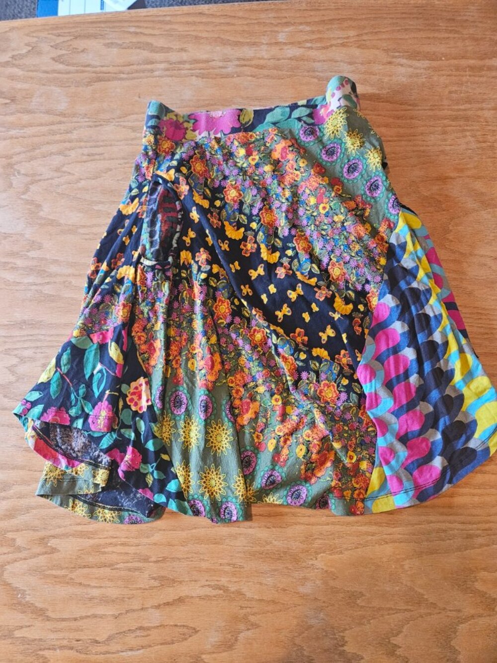 Vintage Desigual festival skirt. Large pockets asymetrical stretch.